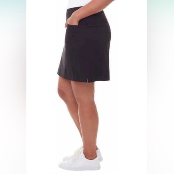 S.C. & CO. Black Skort (Skirt/Shorts) with Tunny Control, 18” - Picture 4 of 13